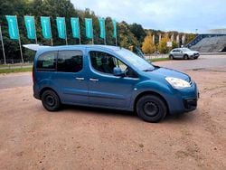 Grün Gebraucht 2017 Citroën Berlingo PureTech Van / Kleinbus | 8.499 € (Guter Preis)