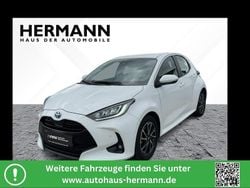 Weiß Gebraucht 2022 Toyota Yaris Hybrid Team Kleinwagen | 18.812 € (Guter Preis)