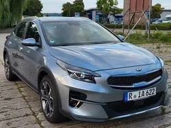 Grau Gebraucht 2020 Kia XCeed Spirit SUV | 18.600 € (Fairer Preis)