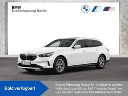 Weiß Gebraucht 2024 BMW 520 Comfort Edition Kombi | 51.880 € (Superpreis)