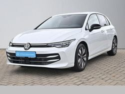 Weiß Gebraucht 2024 VW Golf VIII Goal Limousine | 25.880 € (Guter Preis)