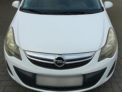 Weiß Gebraucht 2010 Opel Corsa Kleinwagen | 3.000 € (Teuer)