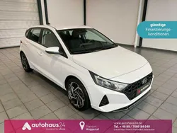 Weiß Gebraucht 2021 Hyundai i20 Trend Limousine | 15.990 € (Fairer Preis)