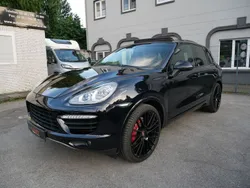 Tiefschwarzmetallic Gebraucht 2012 Porsche Cayenne Turbo SUV | 21.950 € (Fairer Preis)