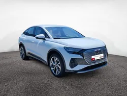 Gletscherweiß metallic Gebraucht 2024 Audi Q4 Sportback e-tron Advanced SUV | 46.990 € (Fairer Preis)