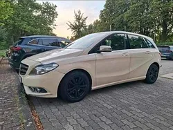 Gelb Gebraucht 2012 Mercedes B180 Van / Kleinbus | 6.200 €