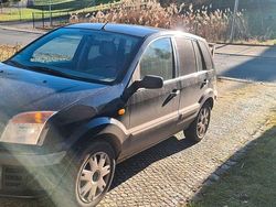 Schwarz Gebraucht 2015 Ford Fusion Kleinwagen | 1.250 €