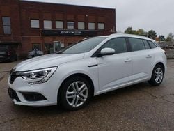 Weiß Gebraucht 2019 Renault Mégane GrandTour Business Kombi | 8.950 € (Guter Preis)