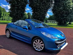 Blau Gebraucht 2007 Peugeot 207 CC Platinum Cabrio | 2.800 € (Teuer)