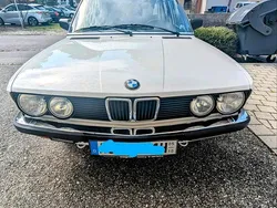 Weiß Gebraucht 2025 BMW 520 Limousine | 32.000 €