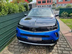 Blau Gebraucht 2021 Opel Mokka-e Elegance SUV | 15.900 € (Fairer Preis)