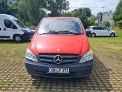 Rot Gebraucht 2011 Mercedes Vito Van / Kleinbus | 10.500 €