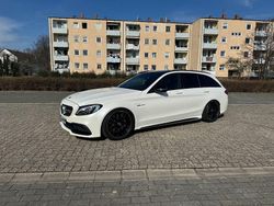 Weiß Gebraucht 2017 Mercedes C63 AMG AMG Kombi | 48.000 € (Etwas zu teuer)