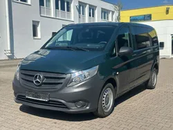 Grün Gebraucht 2015 Mercedes Vito Van / Kleinbus | 16.999 € (Fairer Preis)