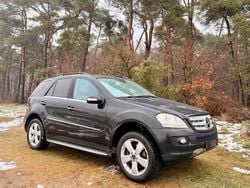 Schwarz Gebraucht 2008 Mercedes ML350 SUV | 5.595 € (Superpreis)