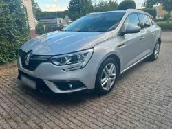 Silber Gebraucht 2018 Renault Mégane IV Kombi | 11.900 €