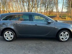 Grau Gebraucht 2011 Opel Insignia Design Edition Kombi | 2.500 € (Fairer Preis)