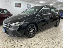 Schwarz Gebraucht 2019 Mercedes B200 Van / Kleinbus | 22.500 € (Fairer Preis)