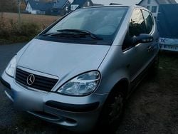 Silber Gebraucht 2003 Mercedes 190 Limousine | 2.200 €