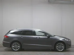 Schwarz Gebraucht 2022 Ford Mondeo Vignale Limousine | 16.480 € (Fairer Preis)
