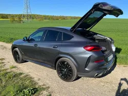 Grau Gebraucht 2021 BMW X6 M50 SUV | 71.000 € (Etwas zu teuer)