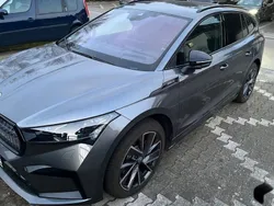 Grau Gebraucht 2023 Skoda Enyaq iV SportLine SUV | 42.950 € (Teuer)