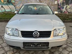 Silber Gebraucht 2000 VW Bora Comfortline Limousine | 950 € (Teuer)
