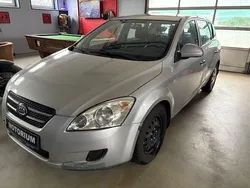 Silber Gebraucht 2009 Kia Ceed 2 Limousine | 1.290 € (Superpreis)