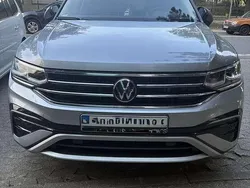Silber Gebraucht 2024 VW Tiguan Allspace Elegance SUV | 42.700 € (Fairer Preis)