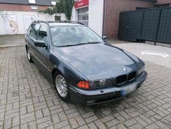 Grau Gebraucht 2000 BMW 520 Kombi | 1.350 € (Superpreis)