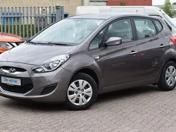 Braun Gebraucht 2012 Hyundai ix20 Edition Van / Kleinbus | 4.890 € (Fairer Preis)