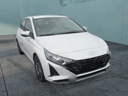 Weiß Neu 2024 Hyundai i20 Trend Limousine | 20.280 € (Guter Preis)