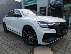 Gletscherweiß metallic (metallic) Gebraucht 2023 Audi Q8 Competition SUV | 68.600 €