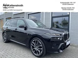 Saphirschwarz (metallic) Gebraucht 2024 BMW X7 M Sport SUV | 99.890 € (Teuer)