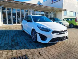 Weiß Neu 2025 Kia Ceed GT-Line Limousine | 26.890 € (Guter Preis)