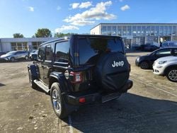 Schwarz (metallic) Gebraucht 2020 Jeep Wrangler Unlimited Sahara SUV | 39.590 € (Superpreis)