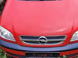 Rot Gebraucht 2004 Opel Zafira Van / Kleinbus | 1.200 €