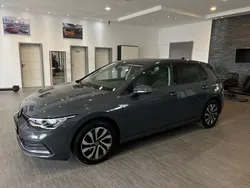 Grau Gebraucht 2021 VW Golf VIII Limousine | 20.495 € (Fairer Preis)