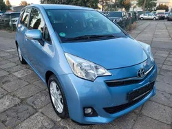 Blau Gebraucht 2012 Toyota Verso-S Club Van / Kleinbus | 9.900 € (Fairer Preis)