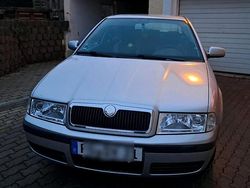Silber Gebraucht 2003 Skoda Octavia Limousine | 599 € (Superpreis)
