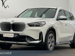 Alpinweiß uni Gebraucht 2023 BMW iX1 Comfort Edition SUV | 40.990 € (Superpreis)