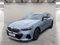 Grau Gebraucht 2024 BMW 540 Comfort Edition Kombi | 68.395 €
