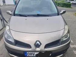 Beige Gebraucht 2009 Renault Clio II Kleinwagen | 2.900 €