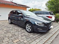 Grau Gebraucht 2017 Volvo V60 Business Edition Kombi | 16.900 € (Fairer Preis)