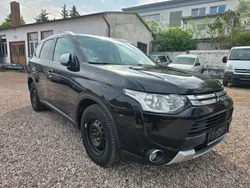 Schwarz Gebraucht 2015 Mitsubishi Outlander Diamant Edition SUV | 9.000 € (Fairer Preis)