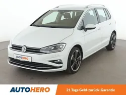 Weiß Gebraucht 2020 VW Golf Sportsvan Highline Van / Kleinbus | 19.800 € (Etwas zu teuer)