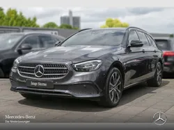 Grau Gebraucht 2022 Mercedes E300 Kombi | 34.990 € (Guter Preis)