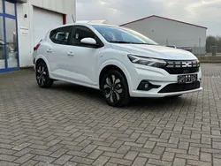 Weiß Gebraucht 2025 Dacia Sandero Expression Kleinwagen | 18.400 € (Guter Preis)