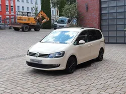 Beige Gebraucht 2019 VW Sharan Van / Kleinbus | 9.900 € (Fairer Preis)