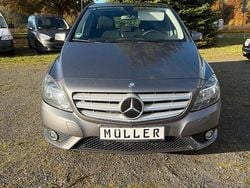Grau Gebraucht 2012 Mercedes B180 Van / Kleinbus | 9.999 € (Guter Preis)
